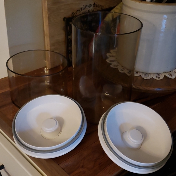 SOLD!! FoodSaver Containers - Picture 4 of 8